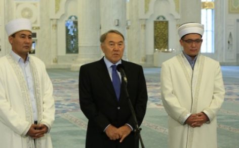 Поздравление президента республики Казахстан Нурсултана Назарбаева с праздником Ораза айт